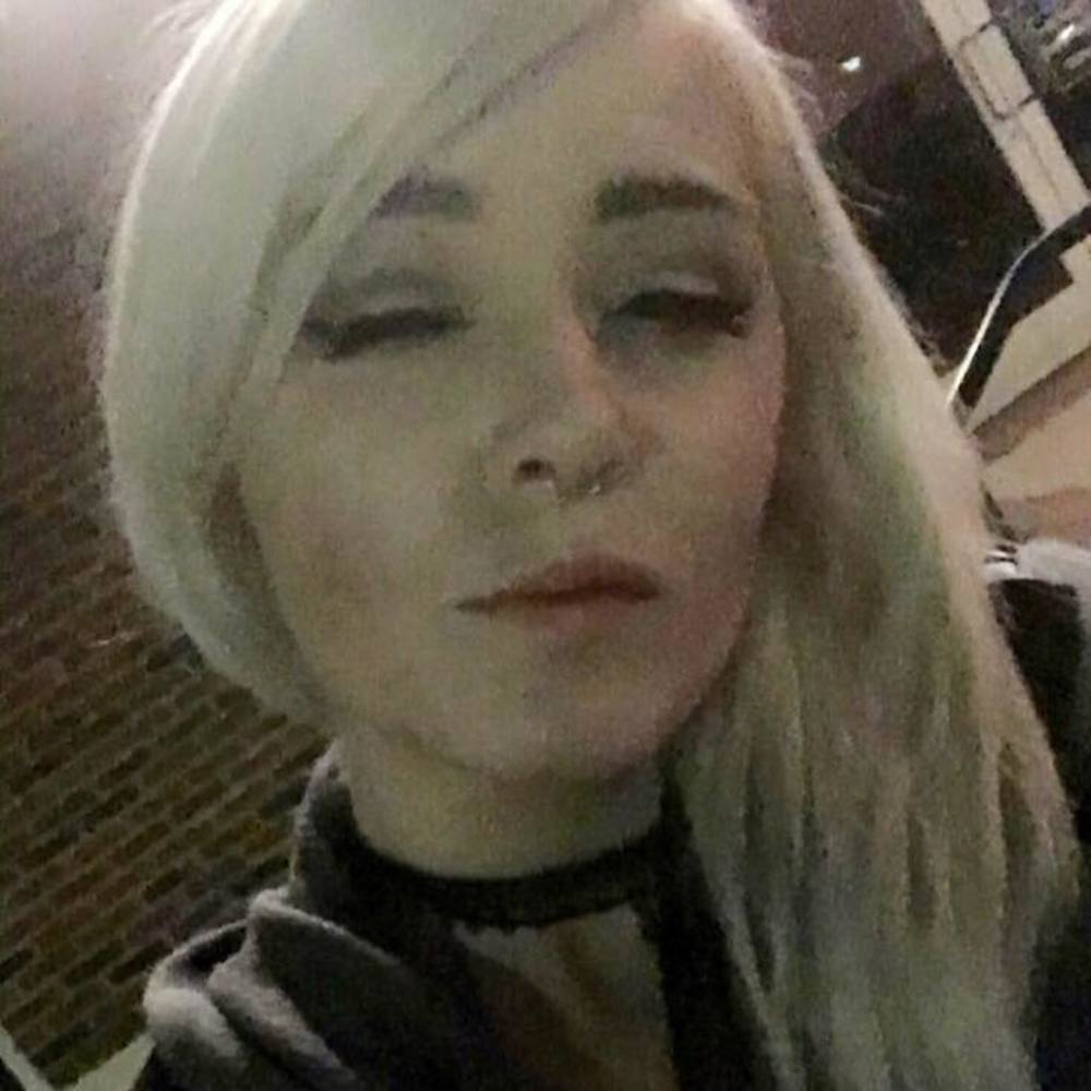 Meet your Posher, Caroline